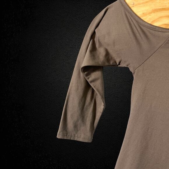 Lime & Chili Taupe Top - Size Small - Picture 5 of 7